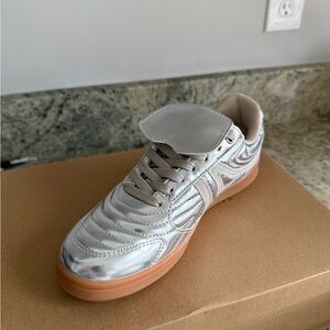 Steve Madden Madrid metallic silver sneaker NWT